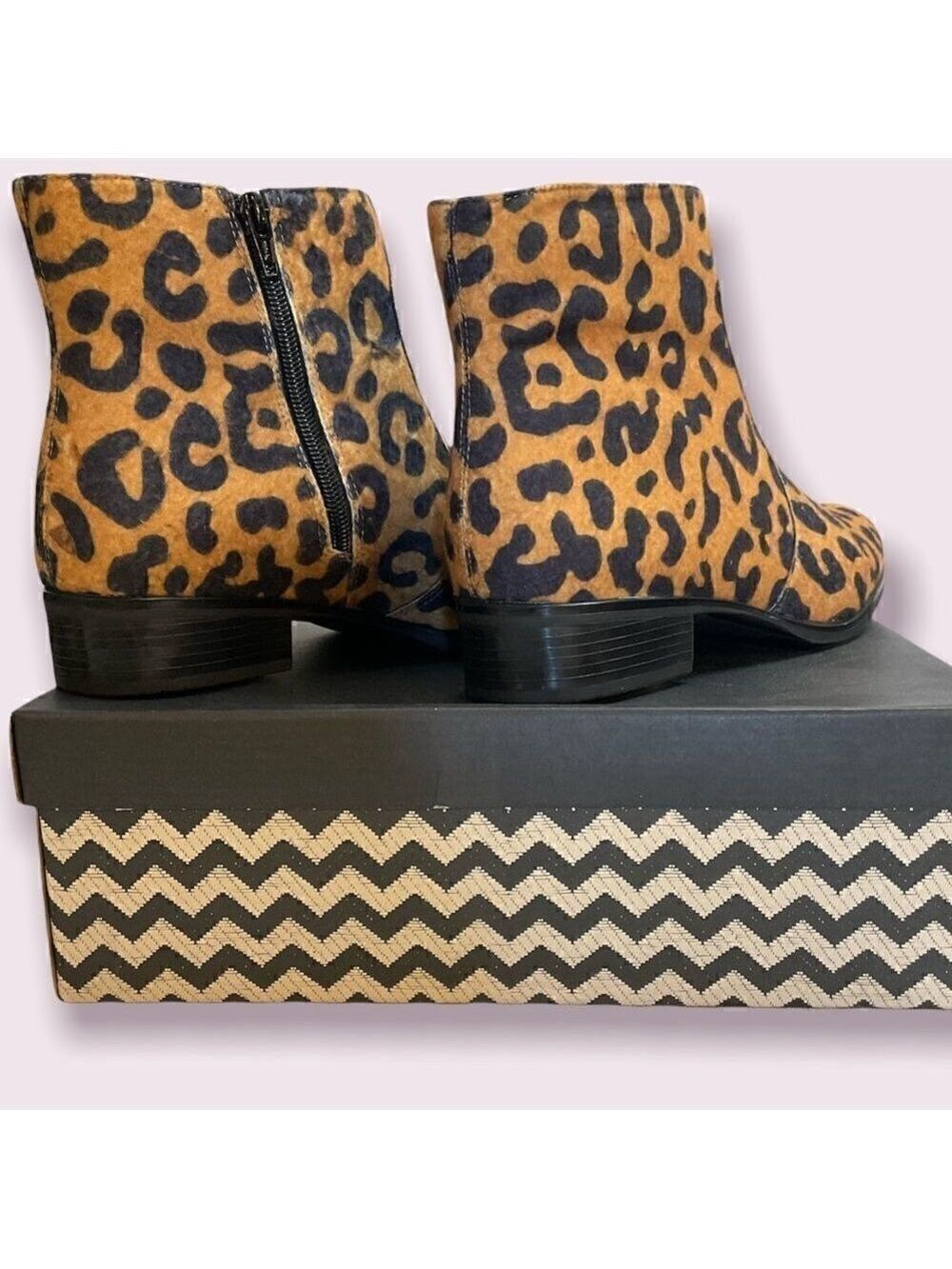 Suzana Santos Leopard Print Round Toe Boots Size 7 - Picture 2 of 4